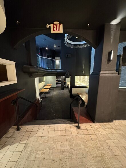 1125 Kensington Rd NW, Calgary, AB à vendre - Photo intérieure – Image 3 sur 22