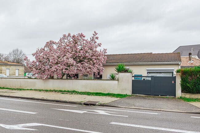 Plus de détails pour 16 Avenue De Magudas, Mérignac - Local commercial à vendre