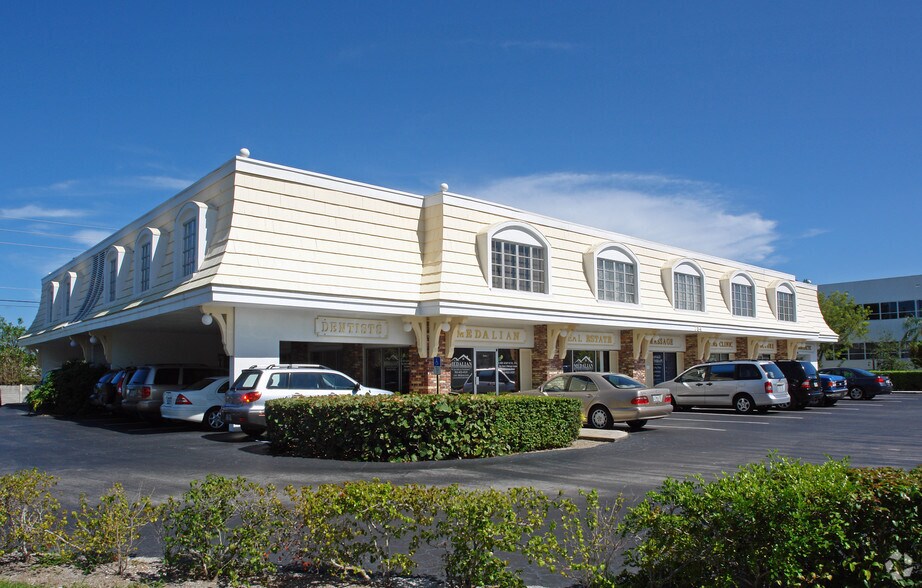 784 US Highway 1, North Palm Beach, FL à louer - Photo de l’immeuble – Image 2 sur 17