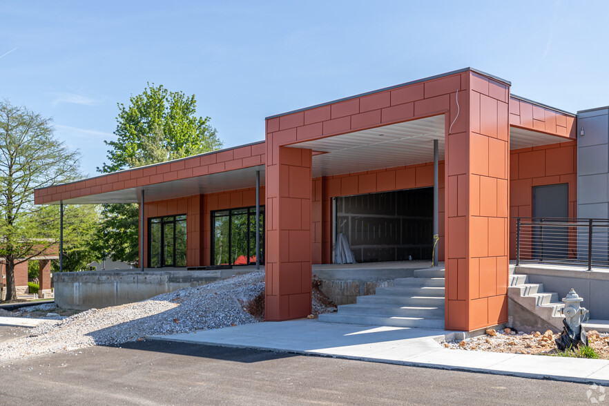 719 W Walnut St, Rogers, AR à louer - Photo de l’immeuble – Image 2 sur 6
