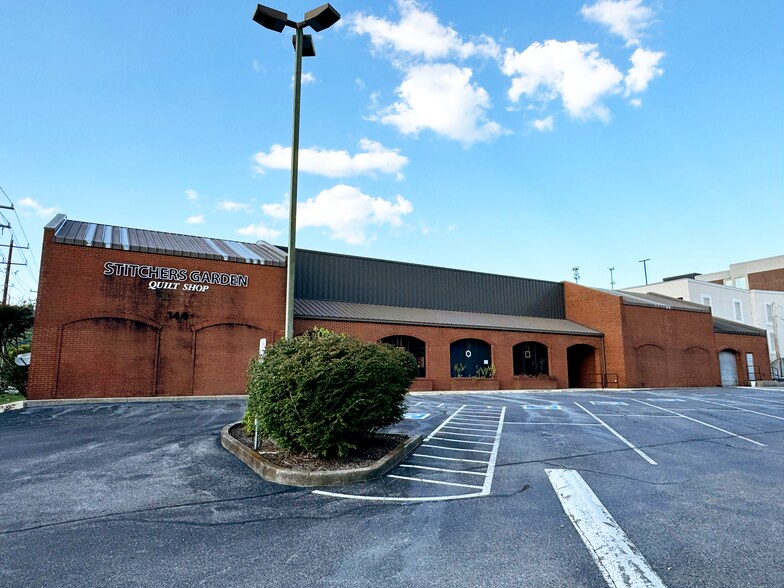 144 Wilson Pike, Brentwood, TN à louer - Photo de l’immeuble – Image 3 sur 7