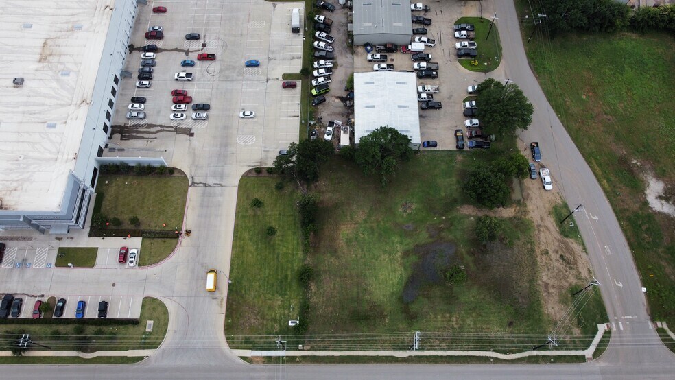 401 Holfords Prairie Rd, Lewisville, TX à vendre - Photo de l’immeuble – Image 1 sur 11