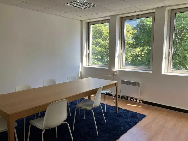 Bureau dans Colombes à louer - Photo intérieure – Image 2 sur 13