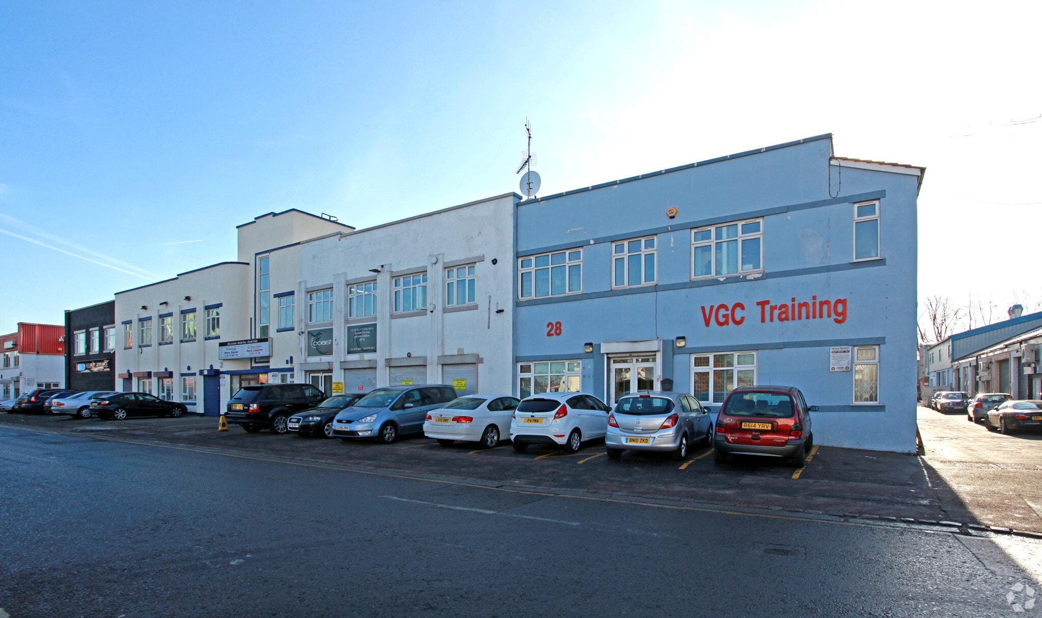 Wadsworth Rd, Greenford à louer Photo principale– Image 1 sur 3