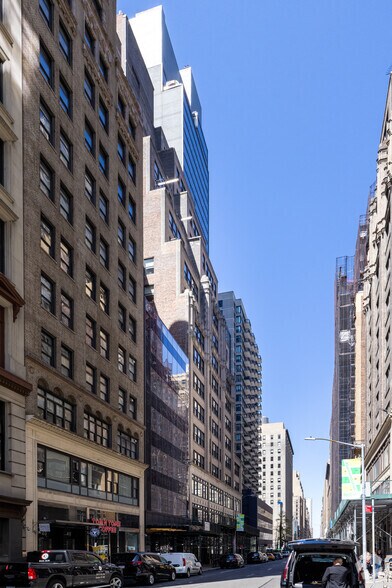 48 W 37th St, New York, NY à louer - Photo de l’immeuble – Image 3 sur 6