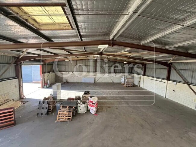 Plus de détails pour Bureau, Local d'activités à louer