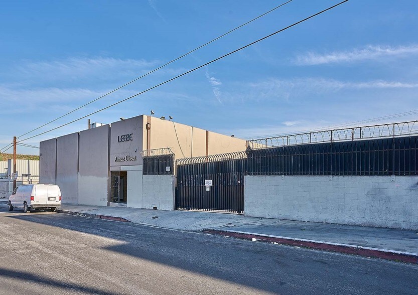 3226-3230 Mines Ave, Los Angeles, CA à louer - Photo de l’immeuble – Image 3 sur 9