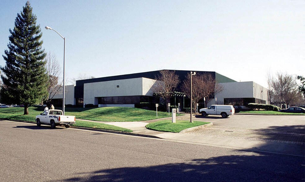 107 Woodmere Rd, Folsom, CA à louer - Photo de l’immeuble – Image 2 sur 12