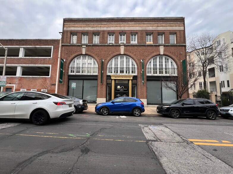 114 W Read St, Baltimore, MD à louer - Photo de l’immeuble – Image 1 sur 1