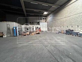 Plus de détails pour Local d'activités à louer