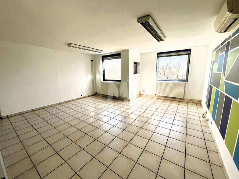 Bureau dans Évry-Courcouronnes à vendre - Photo intérieure – Image 3 sur 8