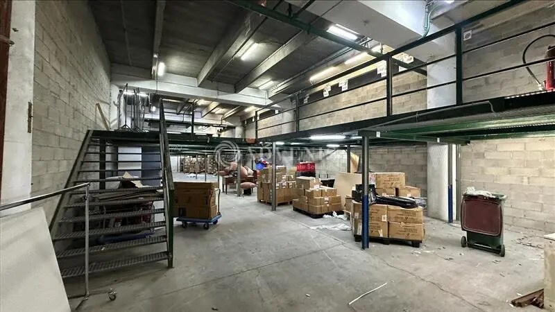 Local d’activités dans Bagnolet à louer - Photo de l’immeuble – Image 2 sur 8