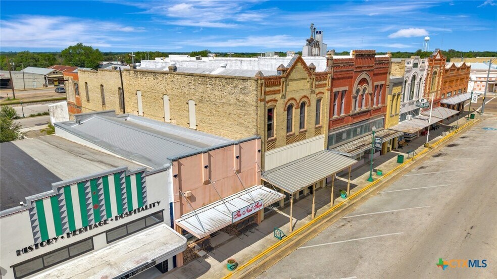 119 E Main St, Cuero, TX à vendre - Photo de l’immeuble – Image 2 sur 38