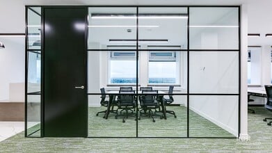 389 Chiswick High Rd, Londres à louer Photo intérieure– Image 1 sur 2