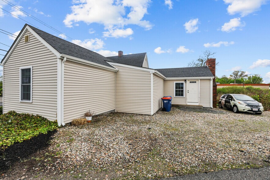 208 Taunton Ave, Seekonk, MA à vendre - Photo de l’immeuble – Image 2 sur 23