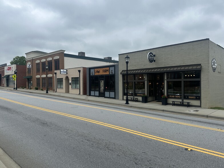 115 S Main St, Greer, SC à louer - Photo de l’immeuble – Image 2 sur 5
