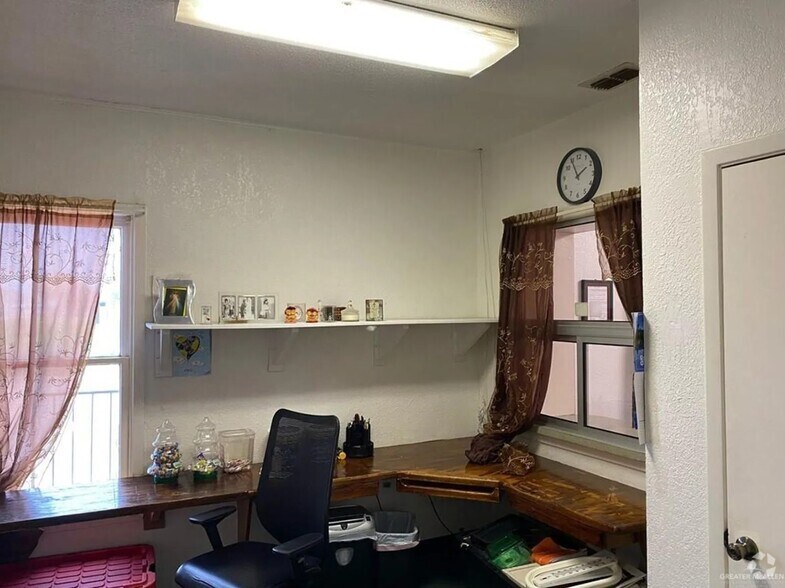 104 N Texas St, Rio Grande City, TX à vendre - Photo de l’immeuble – Image 3 sur 6