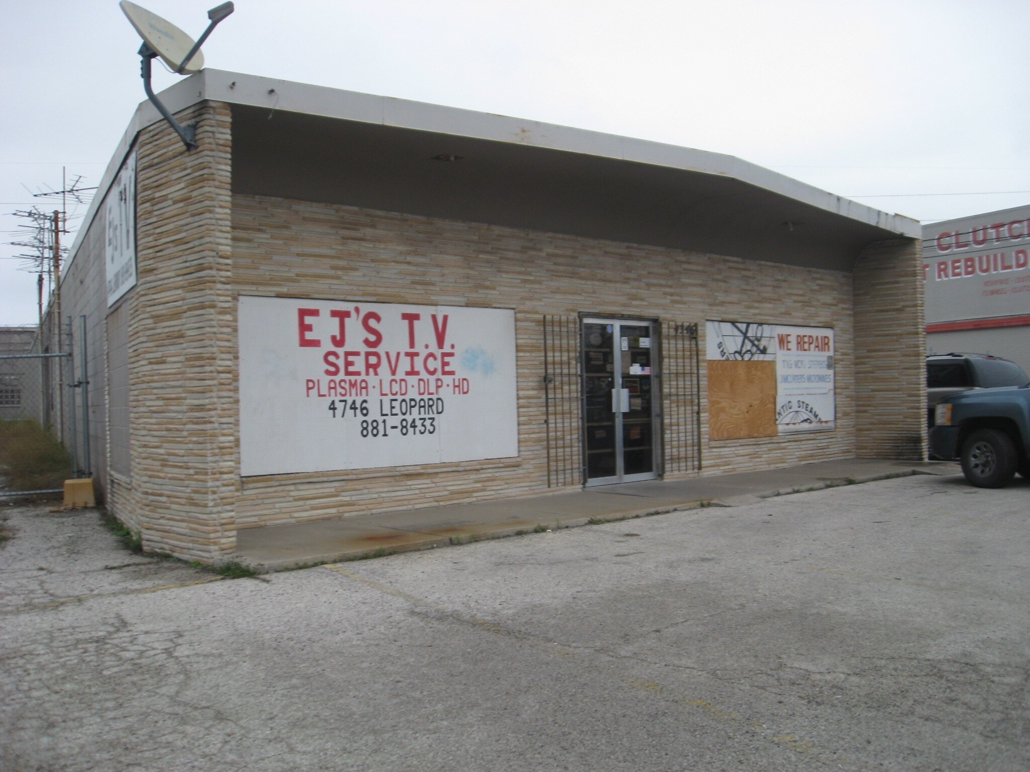 4746 Leopard St, Corpus Christi, TX à louer Photo de l’immeuble– Image 1 sur 3