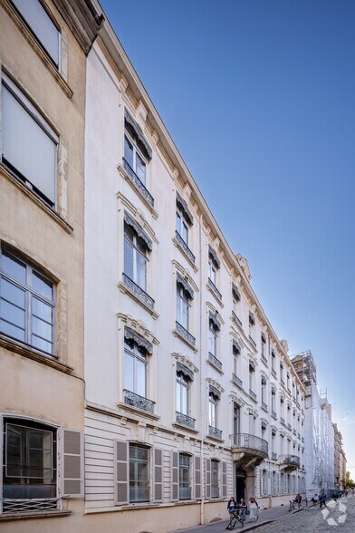 Immeuble residentiel dans Lyon à vendre - Photo principale – Image 1 sur 1