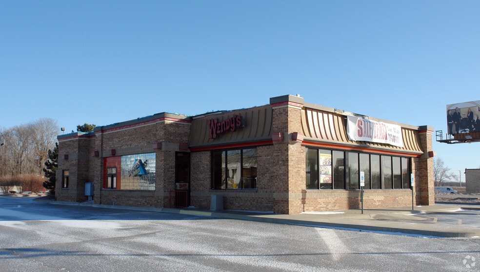 3217 E Clear Lake Ave, Springfield, IL à louer - Photo de l’immeuble – Image 3 sur 4