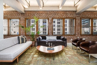 808 S Broadway, Los Angeles, CA à louer Photo intérieure– Image 1 sur 4