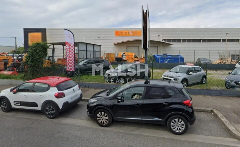 Local d’activités dans Vaulx-en-Velin à louer - Photo de l’immeuble – Image 2 sur 3