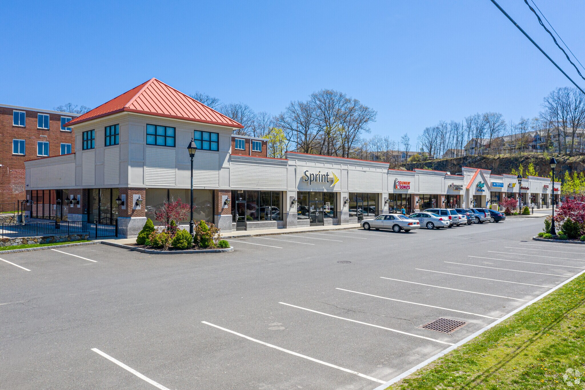 1249 W Main St, Waterbury, CT à louer Photo principale– Image 1 sur 6