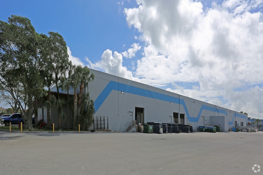 3600-3630 Reese Ave, Riviera Beach, FL à louer - Photo de l’immeuble – Image 3 sur 6