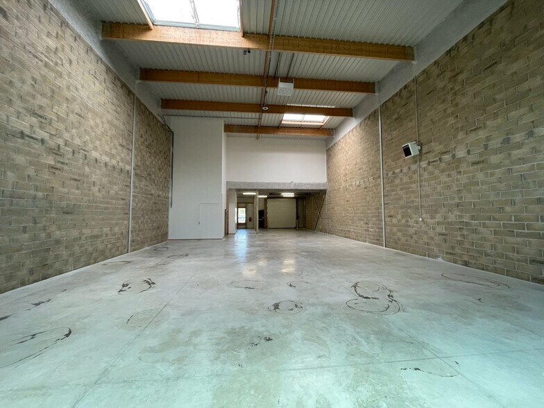 Local d’activités dans Coupvray à louer - Photo de l’immeuble – Image 3 sur 21