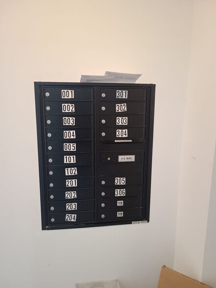 1620 Cecil B Moore Ave, Philadelphia, PA à louer - Photo de l’immeuble – Image 2 sur 8