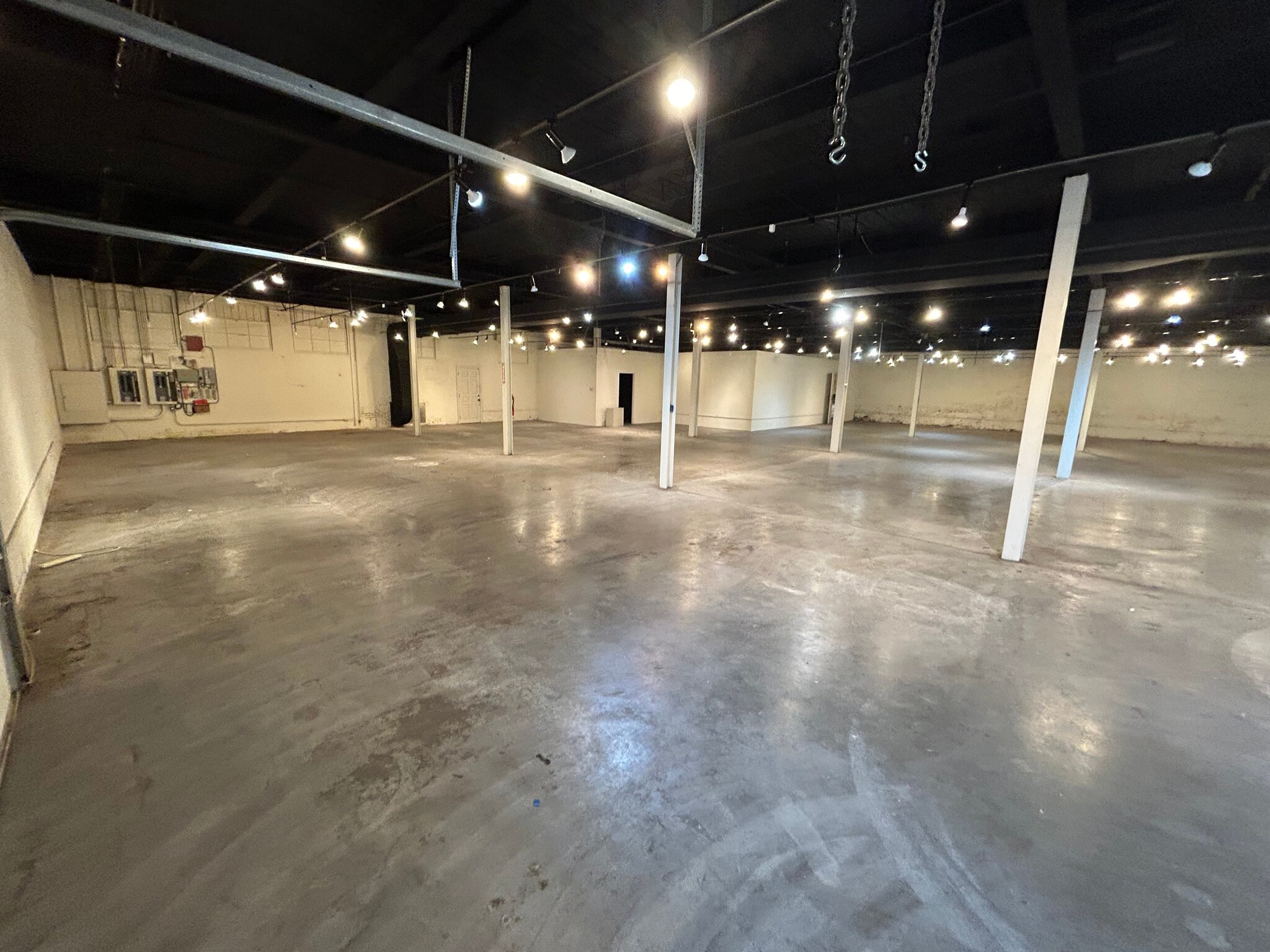 208 N Elm St, High Point, NC à vendre Photo de l’immeuble– Image 1 sur 2