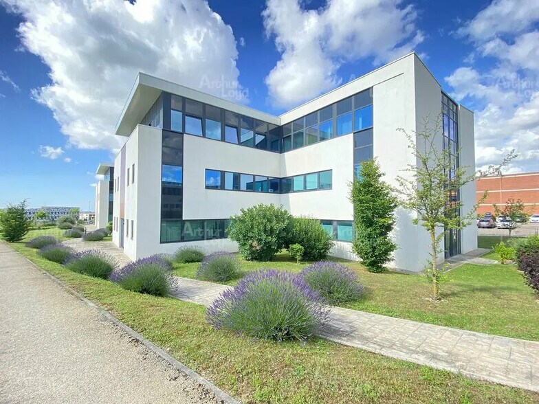 Bureau dans Dijon à louer - Photo principale – Image 1 sur 11