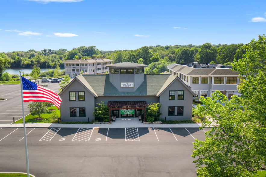 350 Goose Ln, Guilford, CT à louer - Photo de l’immeuble – Image 1 sur 9