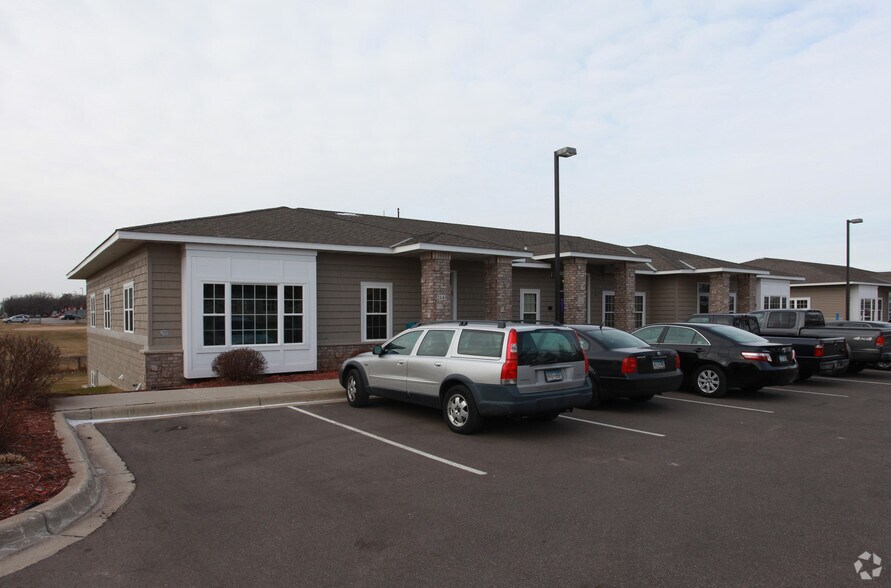 2143-2147 Northdale Blvd NW, Coon Rapids, MN à louer - Photo de l’immeuble – Image 3 sur 3
