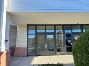 3045 Tower Hill Rd, South Kingstown, RI à louer Photo intérieure– Image 2 sur 14