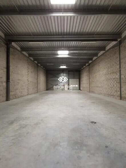 Industriel/Logistique dans Lisses à louer - Photo de l’immeuble – Image 1 sur 3