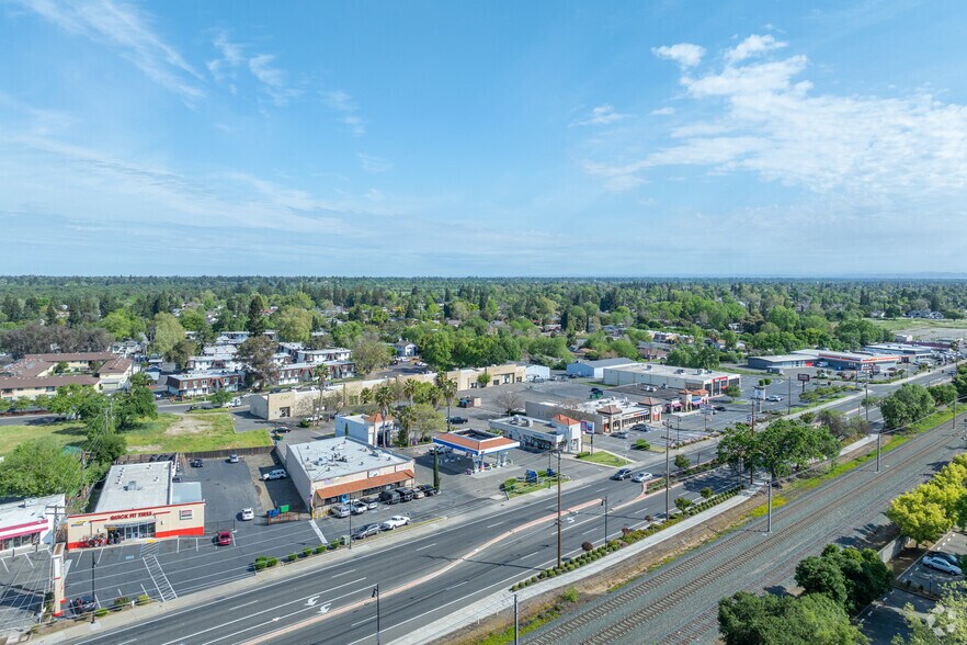 10109 Folsom Blvd, Rancho Cordova, CA à louer - Aérien – Image 2 sur 8