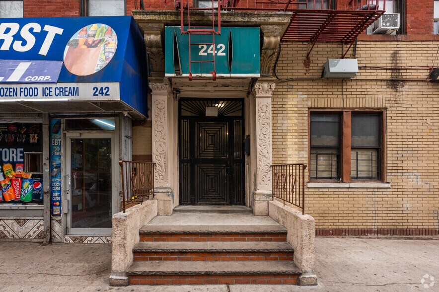 242 Bradhurst Ave, New York, NY à vendre - Photo de l’immeuble – Image 2 sur 5