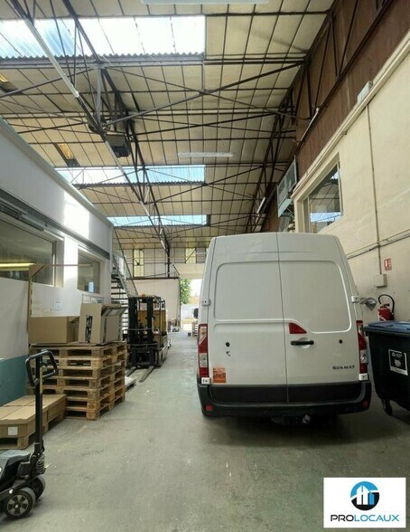 Local d'activités dans Villefranche-sur-Saône à vendre - Photo de l’immeuble – Image 3 sur 19