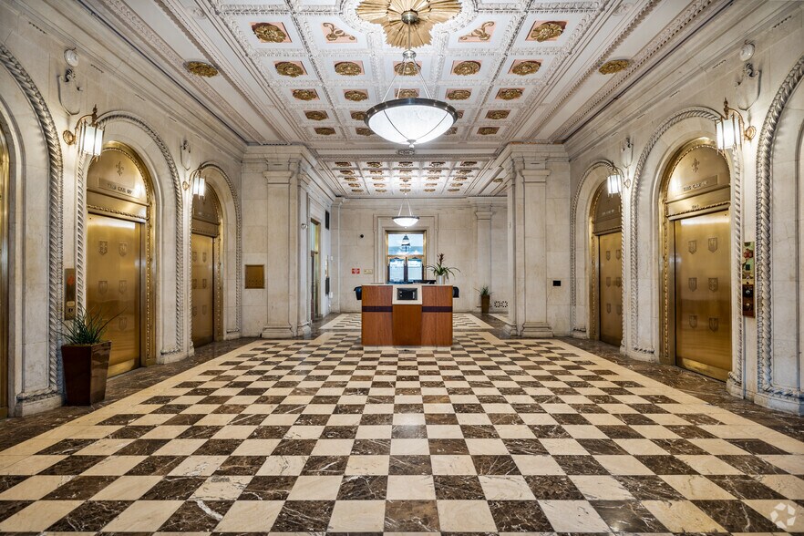 526 Superior Ave E, Cleveland, OH à louer - Photo intérieure – Image 3 sur 27
