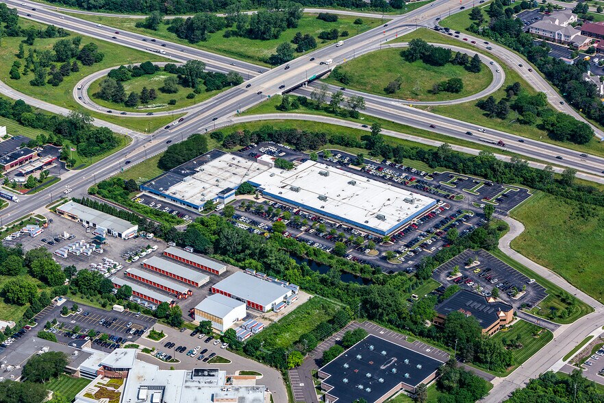 700 Kms Pl, Ann Arbor, MI à louer - Photo de l’immeuble – Image 2 sur 20