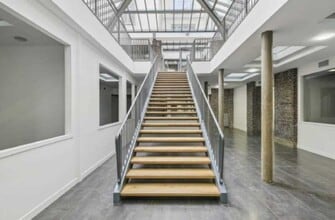 Boulevard De Magenta, Paris à louer Hall d’entrée– Image 1 sur 19