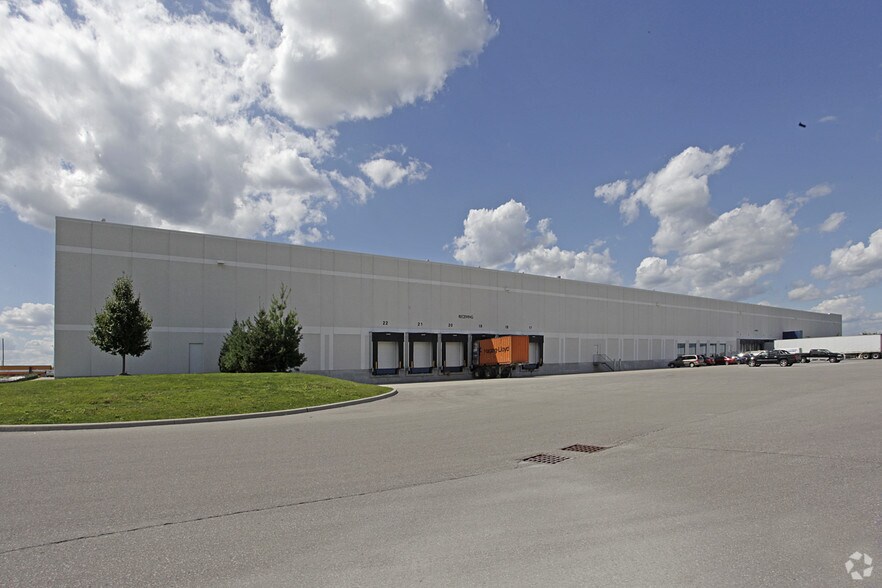 35 Orlando Dr, Richmond Hill, ON à louer - Photo de l’immeuble – Image 2 sur 2