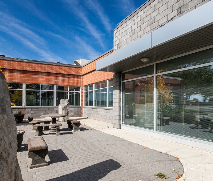 1503 Fletcher Rd, Saskatoon, SK à vendre - Photo de l’immeuble – Image 3 sur 10