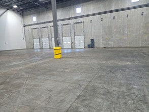 70 Carter Dr, Edison, NJ à louer Photo intérieure– Image 2 sur 5