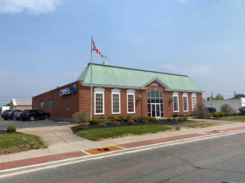 10417 Watterson Trl, Louisville, KY à louer - Photo de l’immeuble – Image 1 sur 7