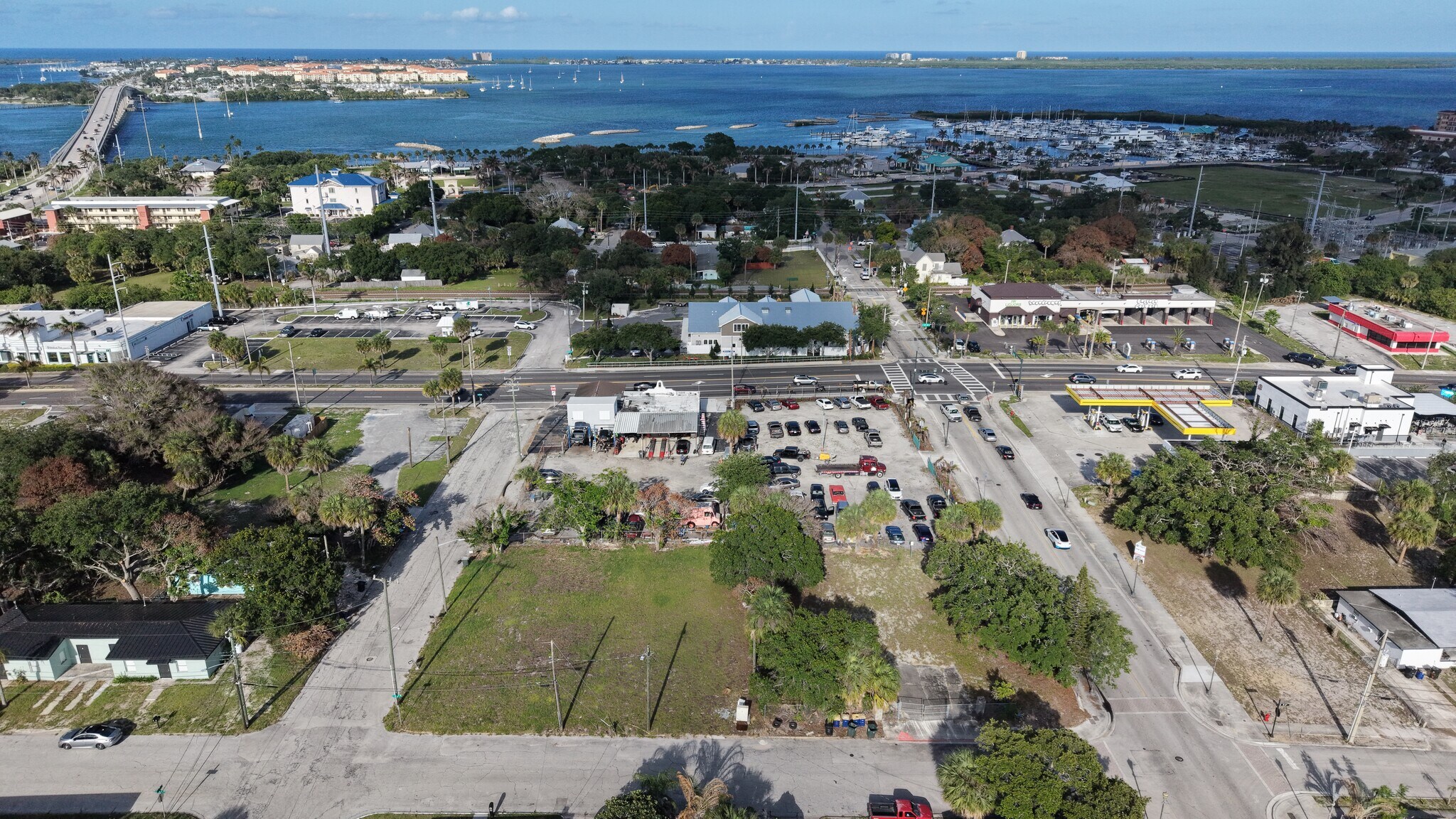 409 Cedar Pl, Fort Pierce, FL à vendre Aérien– Image 1 sur 10