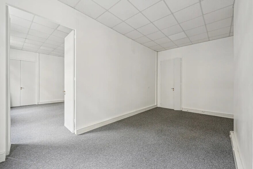 10 Rue De Monceau, Paris à louer - Photo de l’immeuble – Image 2 sur 14