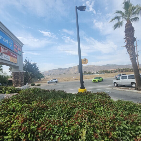 E Commonwealth Ave, San Jacinto, CA à vendre - Photo de l’immeuble – Image 2 sur 8