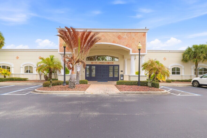 7351 Office Park Pl, Melbourne, FL à vendre - Photo de l’immeuble – Image 1 sur 53